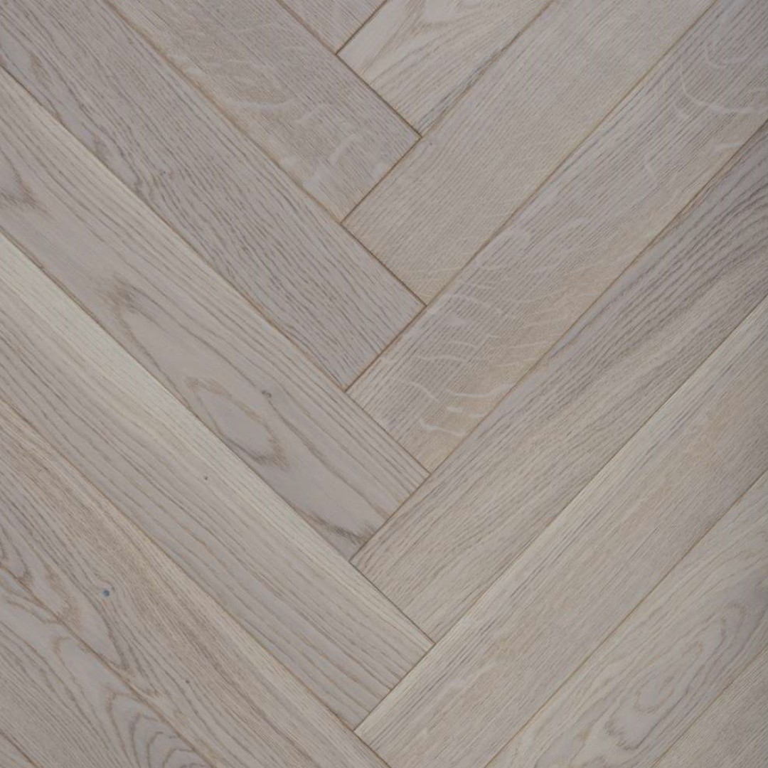 фото Инженерная доска Елка Английская Lab Arte 600х90х15 Дуб Натур Concrete лак